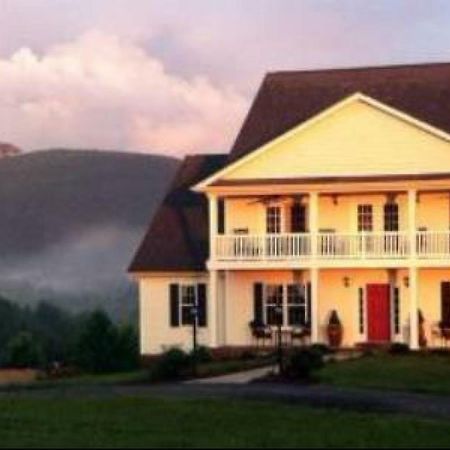 A Mighty Oak B&B Pilot Mountain エクステリア 写真