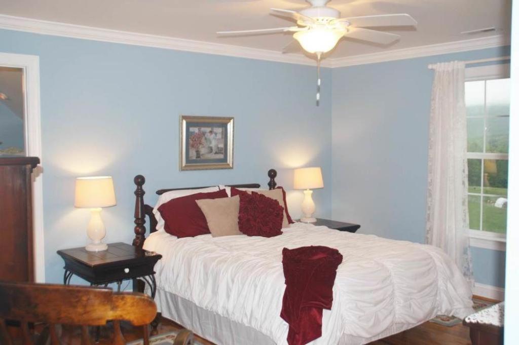 A Mighty Oak B&B Pilot Mountain エクステリア 写真